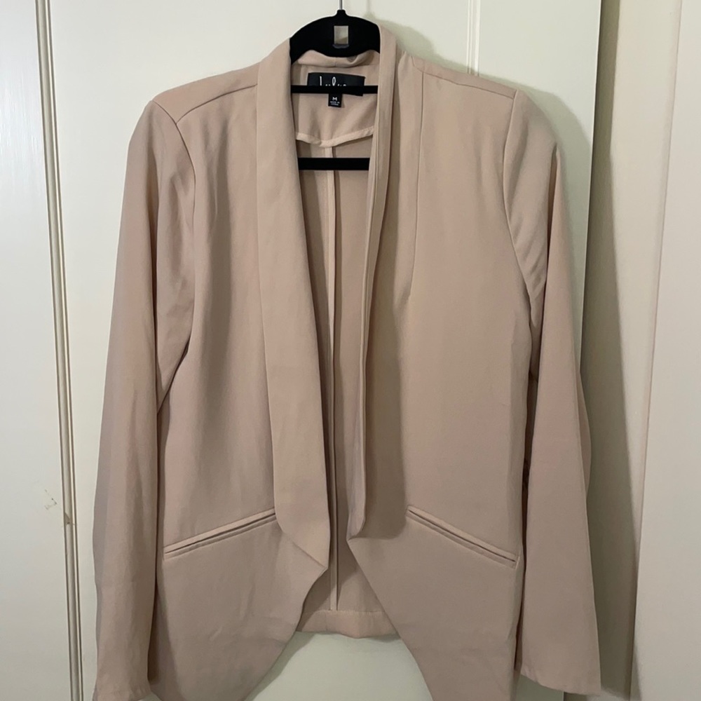 Lulus blush colored blazer